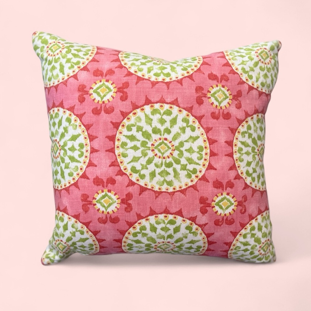 Dena Designs Throw Pillow Waverly JOHARA Medallion Feathers & Down 20”X20” Soft!